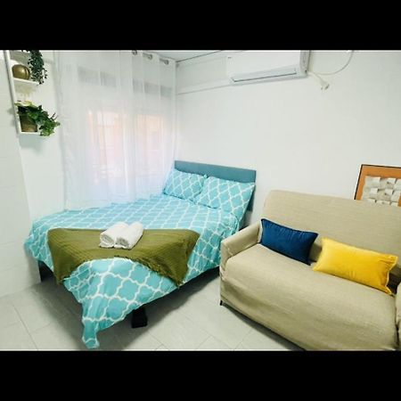 Acogedor Apartamento Usera Appartement Madrid Buitenkant foto
