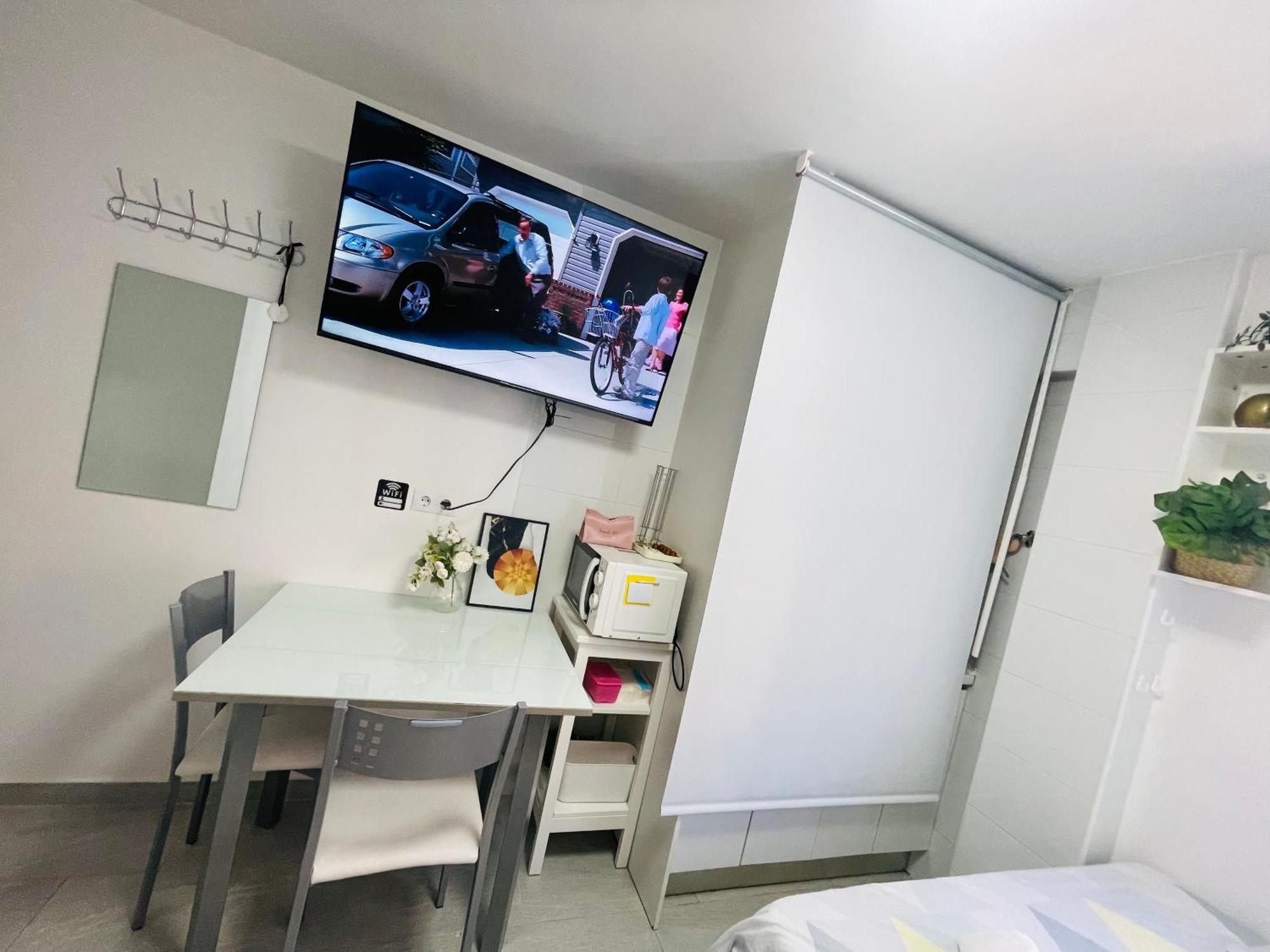 Acogedor Apartamento Usera Appartement Madrid Buitenkant foto